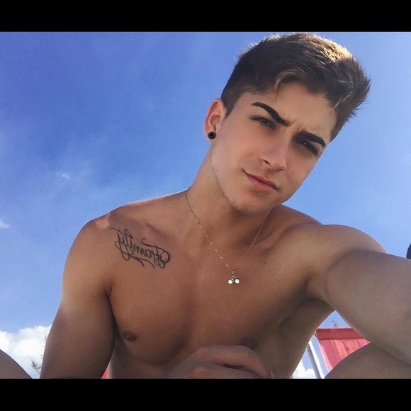 Meet your Posher, Alex - Picture 3 of 3